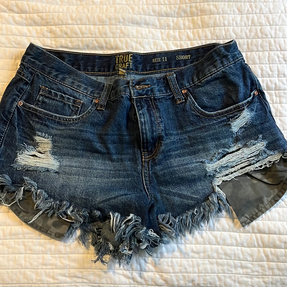 True Craft short